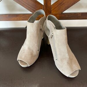 Franco Sarto suede leather shoes size 9